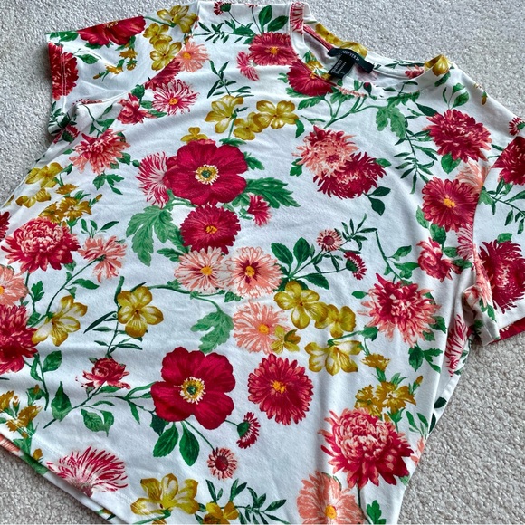 Forever 21 | Women’s Graphic Cropped T-Shirt | SMALL - Picture 4 of 5